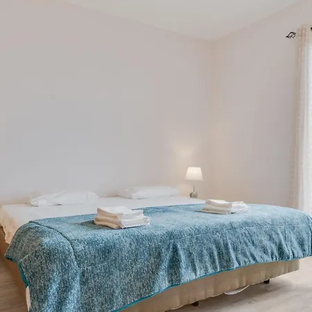 Flor Санта-Крус