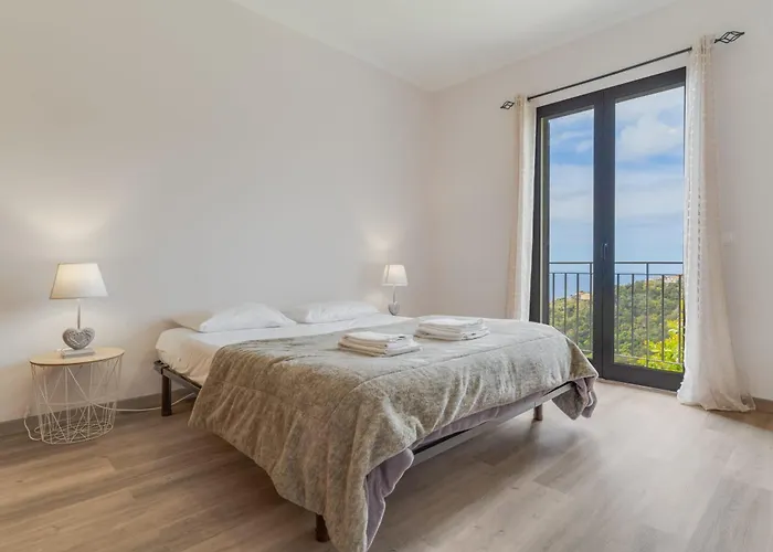 بيت للعطل Flor