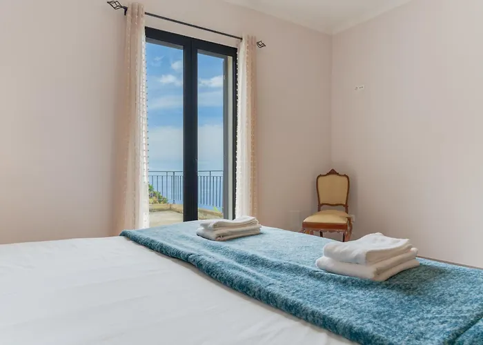 Flor بيت للعطل *