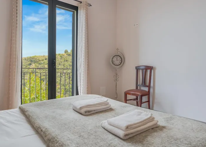 Flor بيت للعطل *